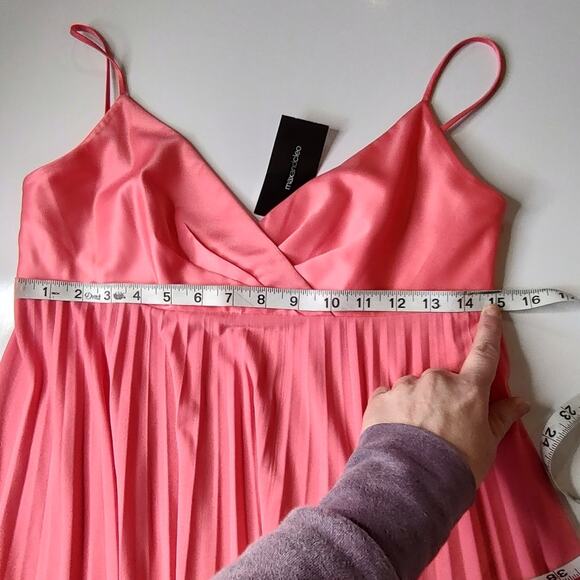 MaxAndCleo NWT Coral Sunburst Pleated Mini Dress Size 8 - Picture 5 of 16